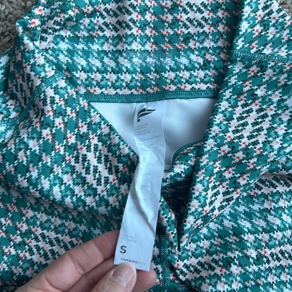 Fabletics cropped pants - Picture 2 of 3